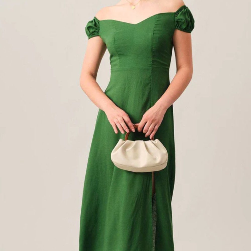 The Solid Ruched Handbag - Picture 3 of 4